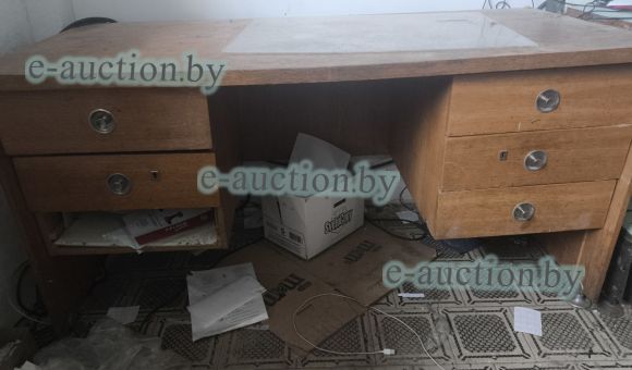 Стол деревянный