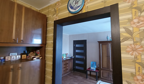 1/2 доля в праве собственности на четырёхкомнатную квартиру в г. Минске, площадью 72.6 м²