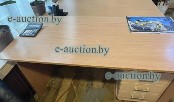 Стол офисный (коричневый, без полок) №16