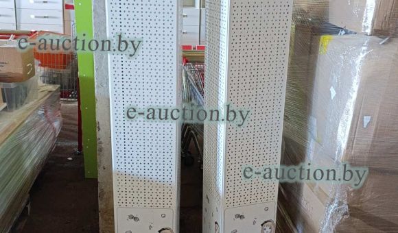 Стойка на пьедестале