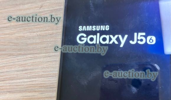 Смартфон Samsung Galaxy J5