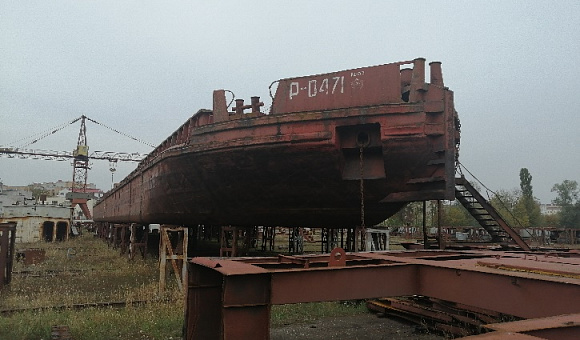 Несамоходное судно баржа-площадка Р-0471