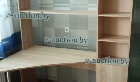 Стол компьютерный с полками