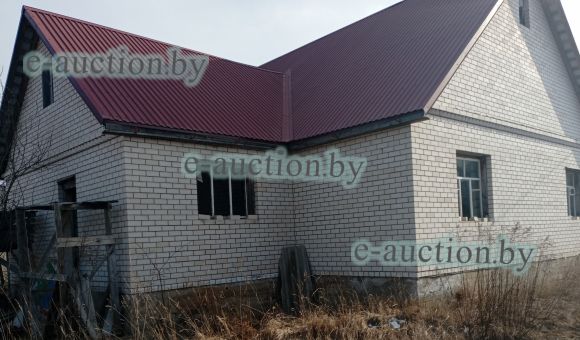 Незавершенное законсервированное капитальное строение в г. Сморгони, площадью 121.5м²