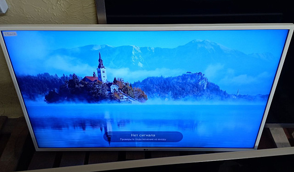 Телевизор LG 49UH619V