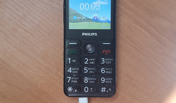 Мобильный телефон Phillips
