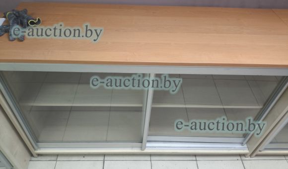 Полка с раздвижными стекл. дверьми