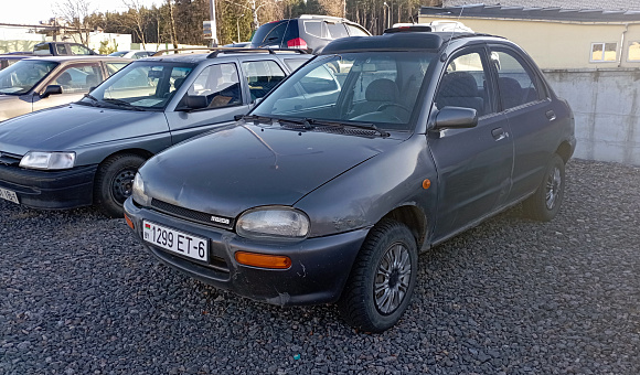 Mazda 121, год выпуска не определён