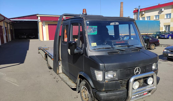 Эвакуатор Mercedes-Benz 408D, 1991 г.в. Эвакуатор Mercedes-Benz 408D, 1991 г.в.