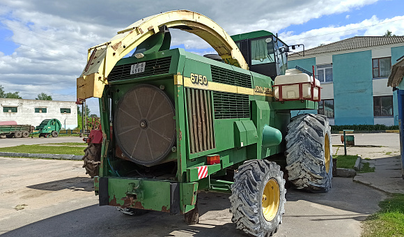 John Deere 6750, 2001