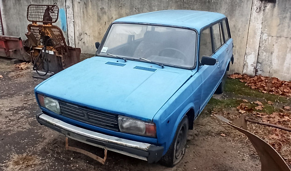 Легковой автомобиль ВАЗ-21043