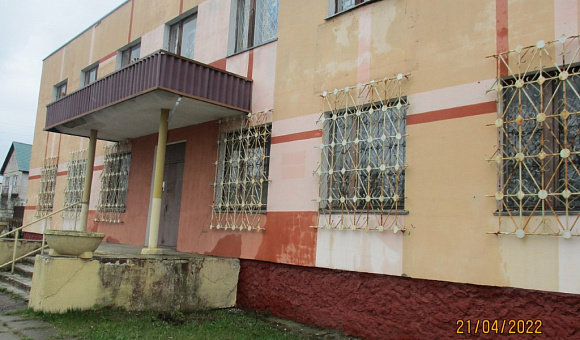 Двухэтажное кирпичное нежилое здание в г. Рогачеве, площадью 456.3м²