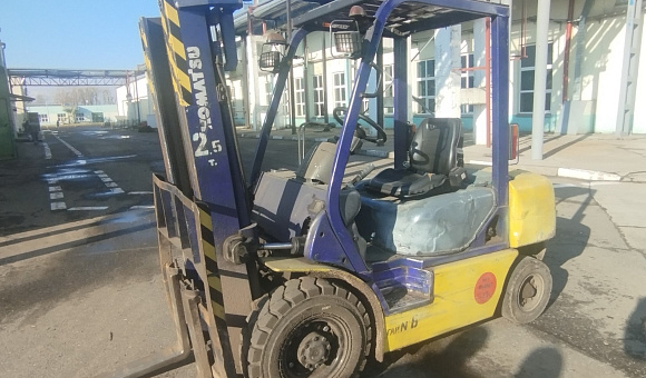 Погрузчик Komatsu FD25 C-12, 1999 Погрузчик Komatsu FD25 C-12, 1999