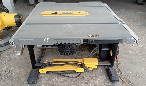 Станок пильный DEWALT DWE 7492 Станок пильный DEWALT DWE 7492