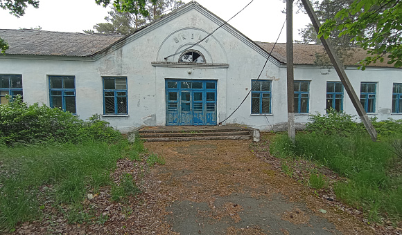 Здание школы в д. Дубенец (Столинский район), площадью 812 м² Здание школы в д. Дубенец (Столинский район), площадью 812 м²