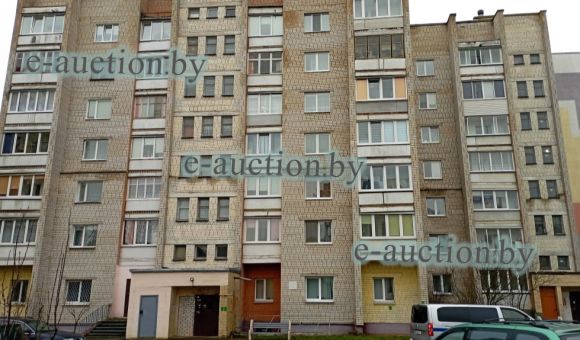 1/2 доля в праве собственности на четырехкомнатную квартиру в г. Барановичи, площадью  76.3 м²