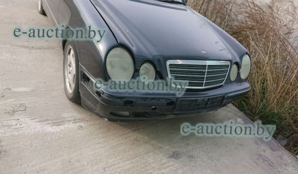 Mercedes-Benz E320, 2001