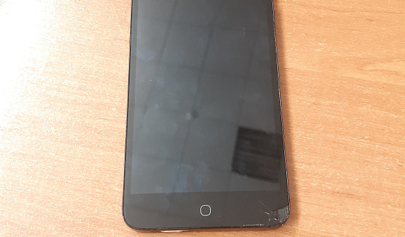Смартфон Alcatel One Touch Pop 4+