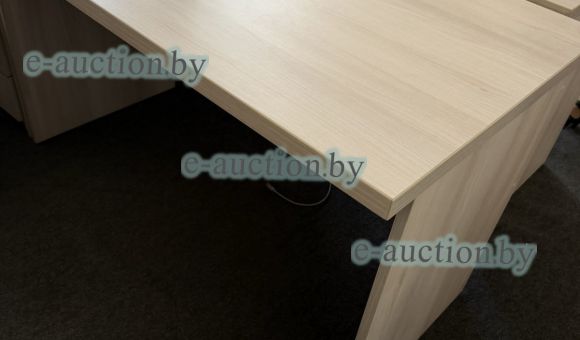 Стол офисный
