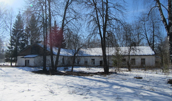 Казарма в т.ч. штаб в д. Барсуки (Климовичский района) площадью 853.9м²