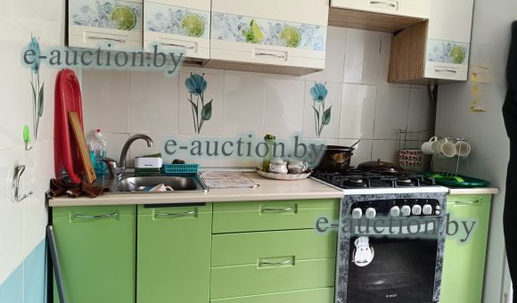 Кухонный гарнитур (3 навесных и 2 напольных шкафа)