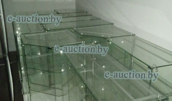 Шкаф-витрина со стеклом в ассортименте