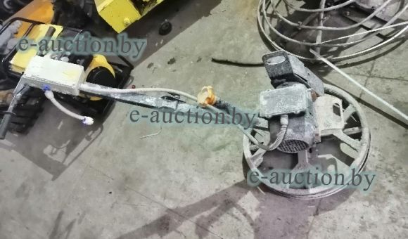 Электрическая затирочная машина 600