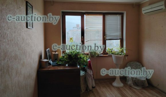 40/100 долей в праве собственности на двухкомнатную квартиру в г. Новополоцке, площадью 46.5 м²