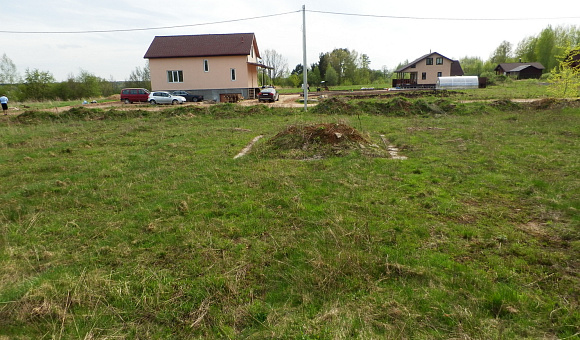 Земельный участок с фундаментом в д. Новое Лядно, площадью 0.177 га