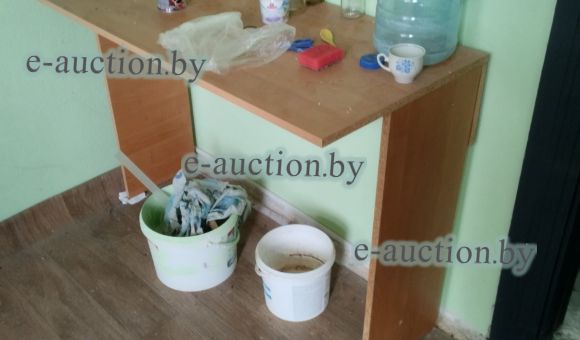 Стол светло-коричневый