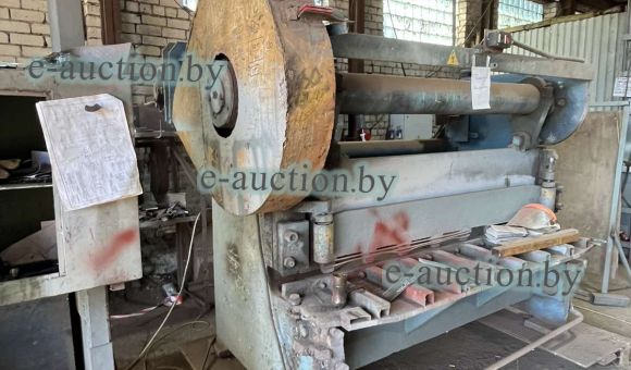 Гильотинные ножницы