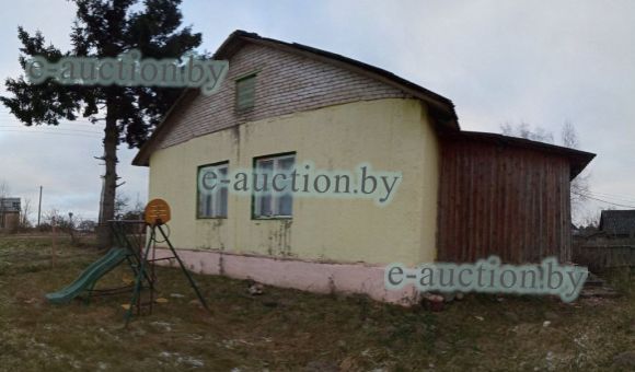 1/2 доля в праве собственности на жилой дом в д. Шарки (Витебский район), площадью 109.2 м²