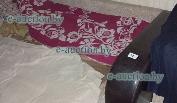 Диван бежевого цвета