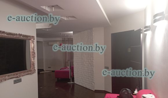 1/2 доля в праве собственности на четырехкомнатную квартиру в г. Минске, площадью 123.7 м²