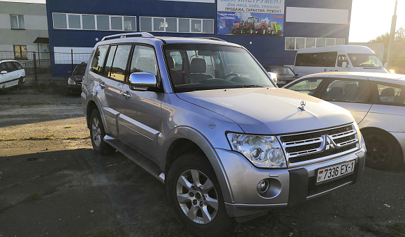 1/2 доли в праве на транспортное средство Mitsubishi Pajero IV, 2011