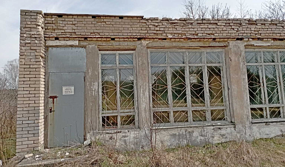 Здание магазина в д. Калиновка (Мядельский район), площадью 97.8 м² Здание магазина в д. Калиновка (Мядельский район), площадью 97.8 м²