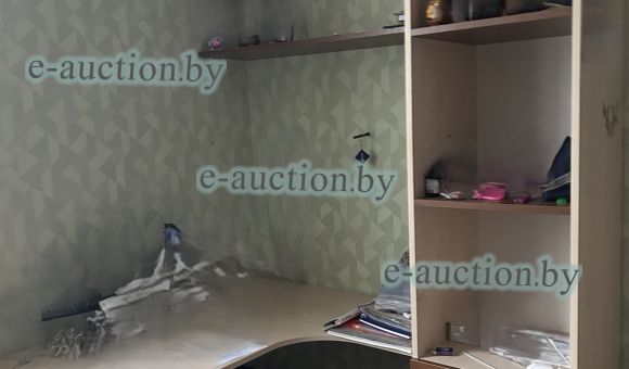 Стол письменный со стойкой