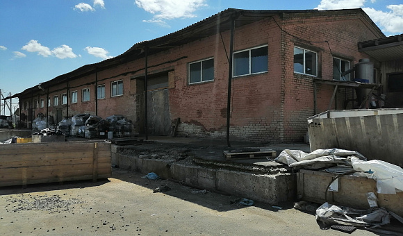 Здание склад хозтоваров с рампой в рп Речица, площадью 556.7м²