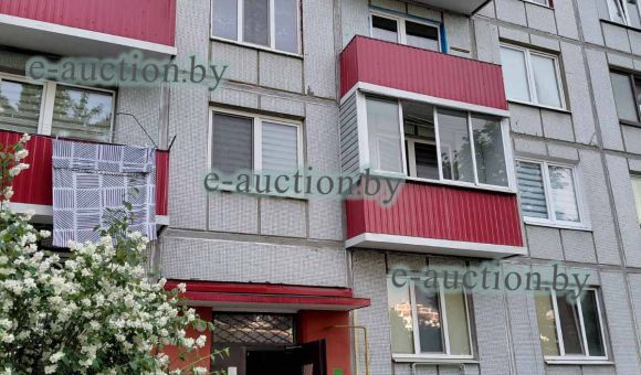 1/4 доля в праве собственности на трехкомнатную квартиру в г. Бресте, площадью 63.7 м²