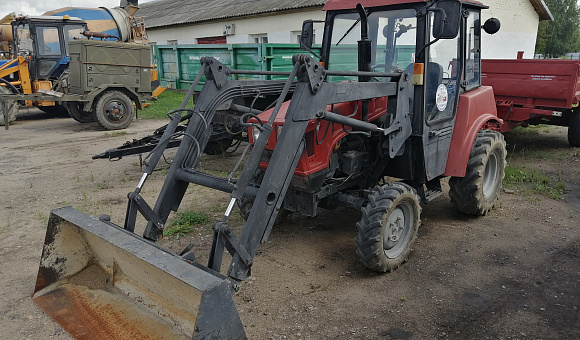 Машина погрузочная МП-320 на базе трактора Беларус 320.4, 2012 Машина погрузочная МП-320 на базе трактора Беларус 320.4, 2012