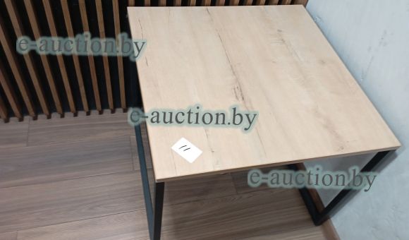 Стол журнальный квадратный на металлической основе №11