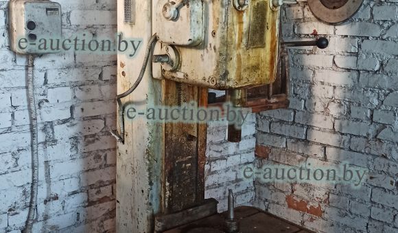 Вертикально-сверлильный станок напольный