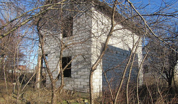 Незавершенное незаконсервированное капитальное строение в ст. Заря-94 (Брестский район), площадью 46.1м²