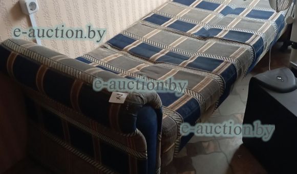 Тахта в синюю клетку