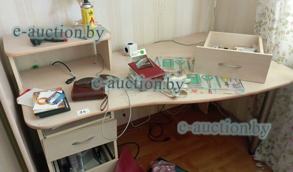Стол компьютерный