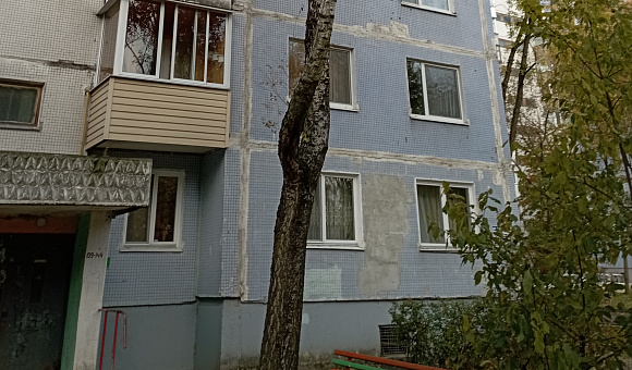 4/25 доли в праве собственности на трёхкомнатную квартиру  в г. Витебске, площадью 75.7 м²