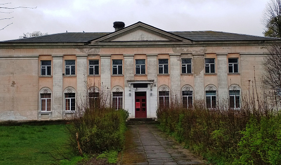 Здание поликлиники в гп Кривичи, площадью 726.1м²