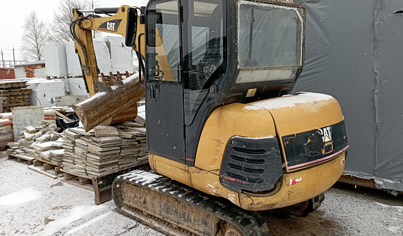 CAT-302.5, 2004 CAT-302.5, 2004