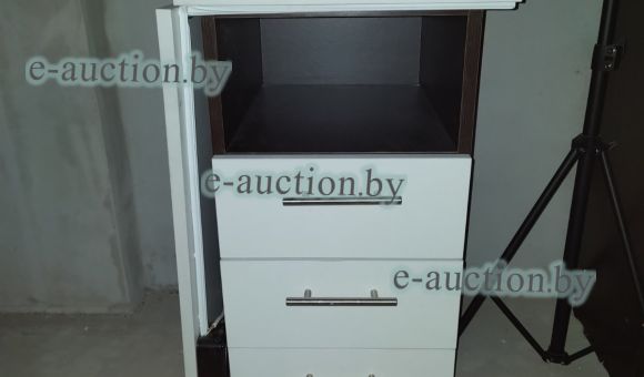 Шкафчики в ассортименте