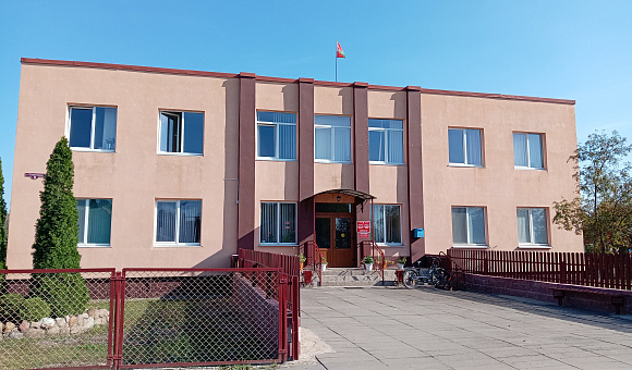 1/2 доля в праве собственности на административное здание в д. Верховичи (Каменецкий район), площадью 479.8 м² 1/2 доля в праве собственности на административное здание в д. Верховичи (Каменецкий район), площадью 479.8 м²